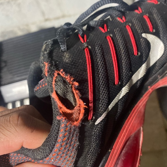 Red and Black Nike Air max’s - Picture 3 of 5